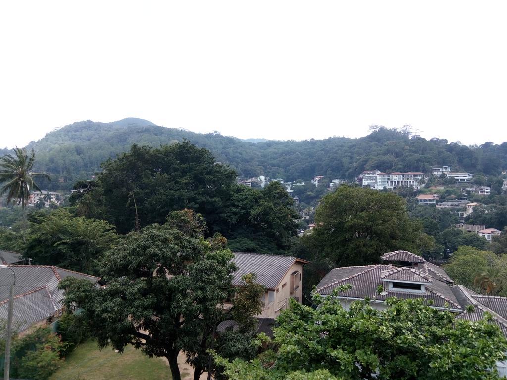 Hotel The Garden Rest Kandy Esterno foto