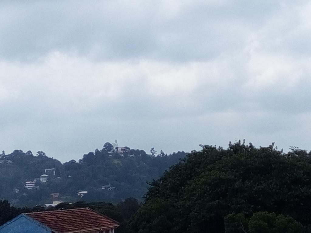 Hotel The Garden Rest Kandy Esterno foto